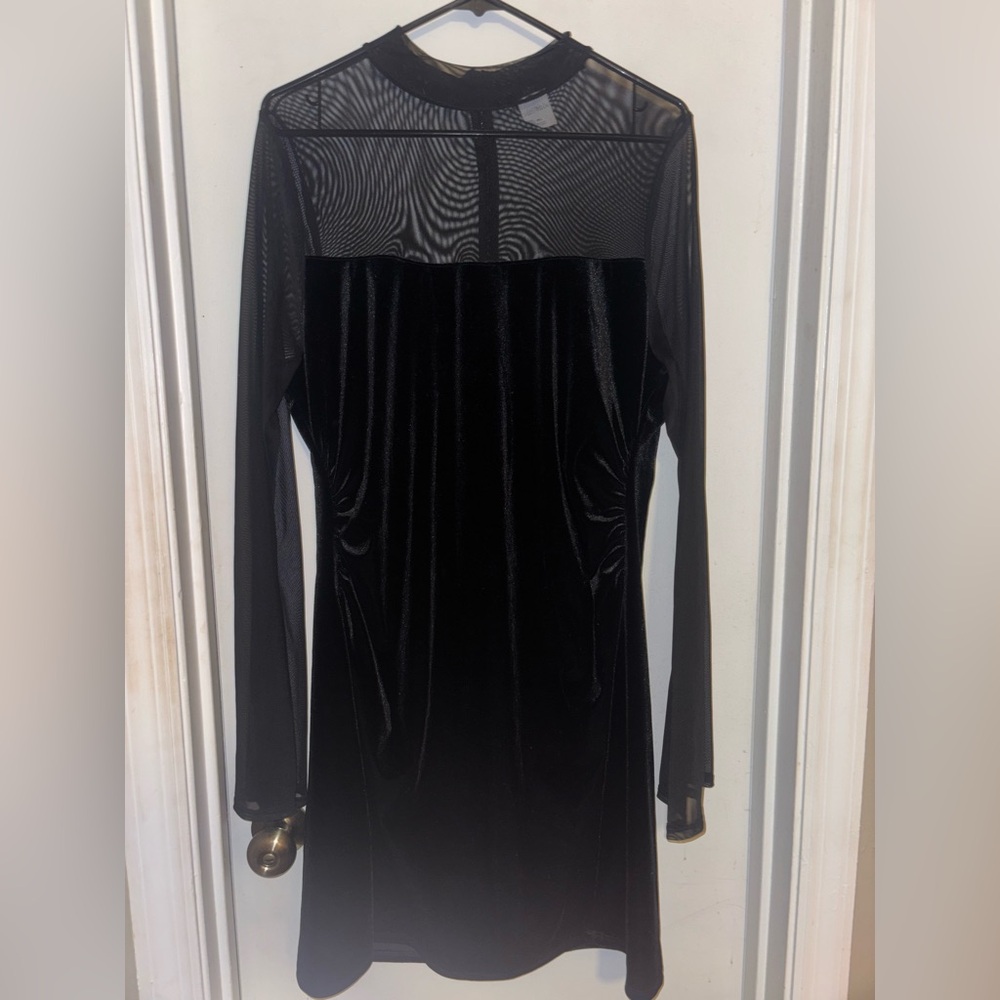 Wild Fable Elegant Black Velvet Long Sleeve Dress